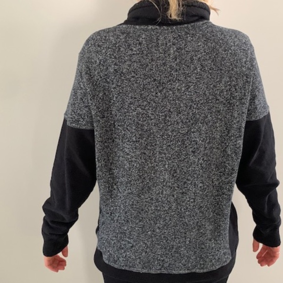 Guess Sweater - L - Like New - Picture 2 of 3